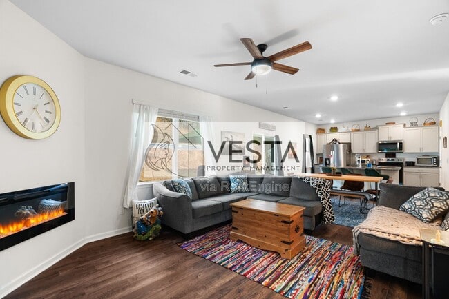 Building Photo - 575 Country Oak Dr