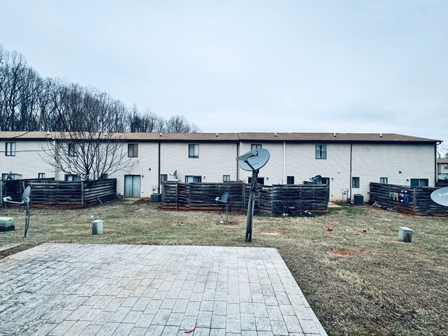 Building Photo - 31 Countryplace Ln