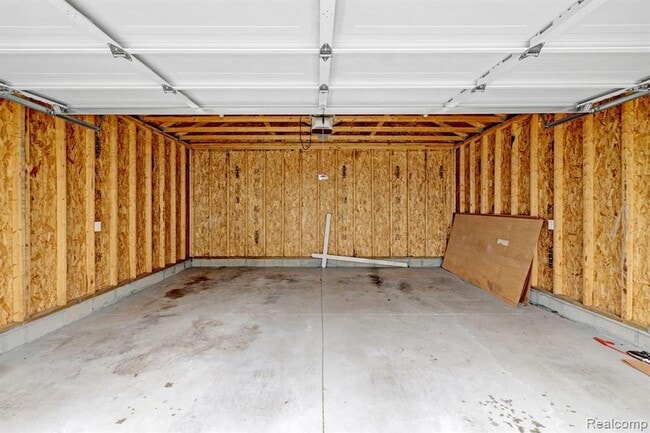 Building Photo - 534 E Brickley Ave