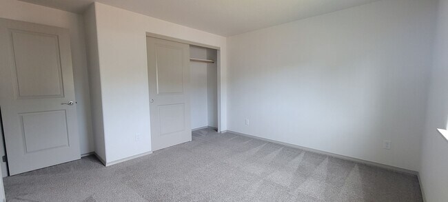 Building Photo - North Albany upgraded single family house