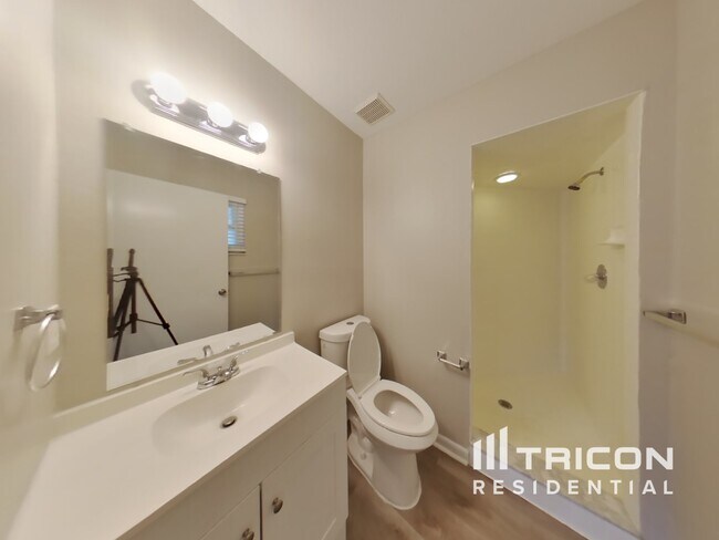 Building Photo - 6711 Lemon Tree Dr