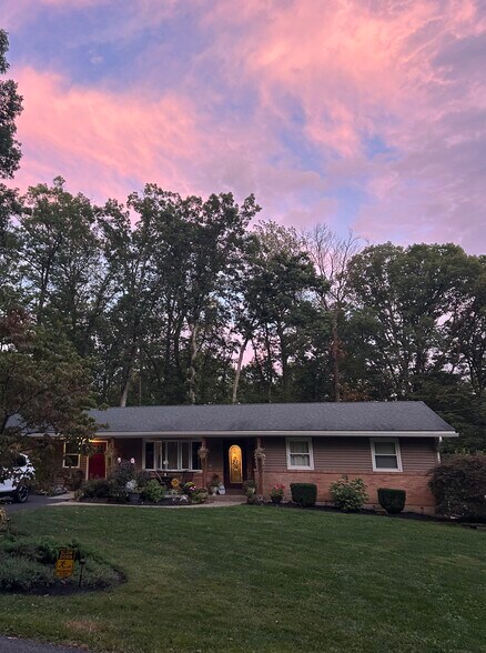 Building Photo - 2043 Quarry Rd