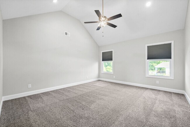 Building Photo - Pet Friendly Four Bedroom!