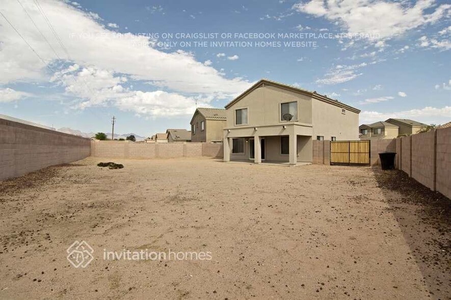 Building Photo - 10820 E Arcadia Ave