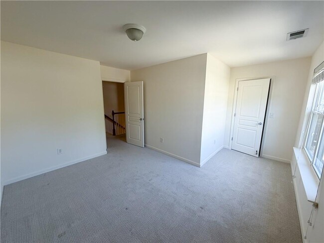 Building Photo - 216 Parc View Ln