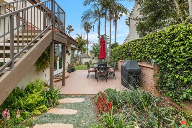 Building Photo - 4BD/2.5BA California Coastal Home with Swe...
