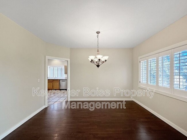 Building Photo - 2035 S Travertine Way