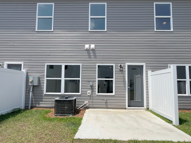 Building Photo - 5893 Tyndall Pkwy