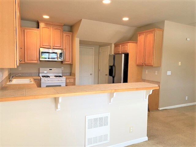 Building Photo - 1407 NE 166th Ct