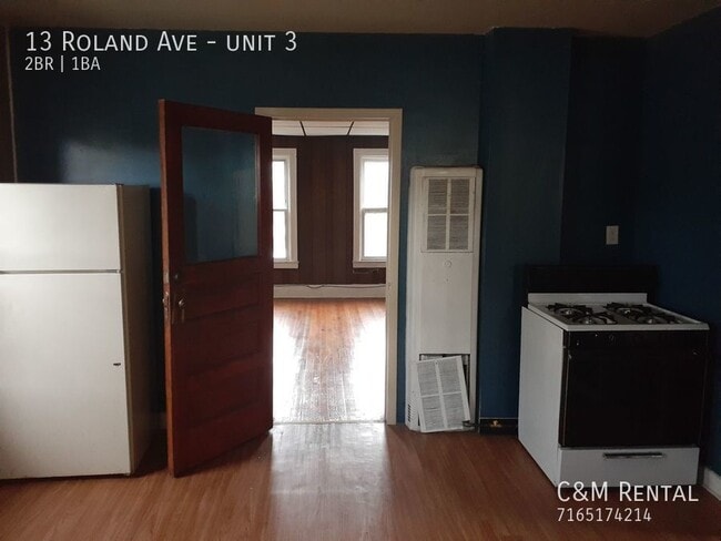 Building Photo - 13 Roland Ave