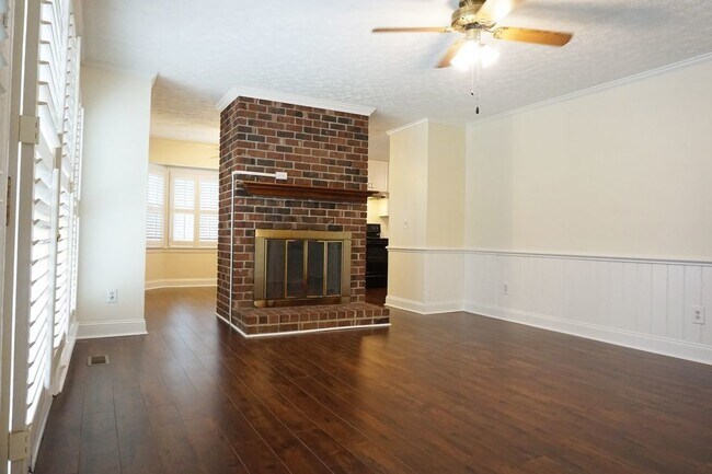 Building Photo - 318 Foxhall Ct