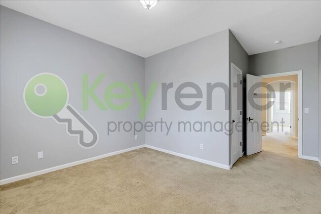 Building Photo - 6820 Cherry Ridge Cir