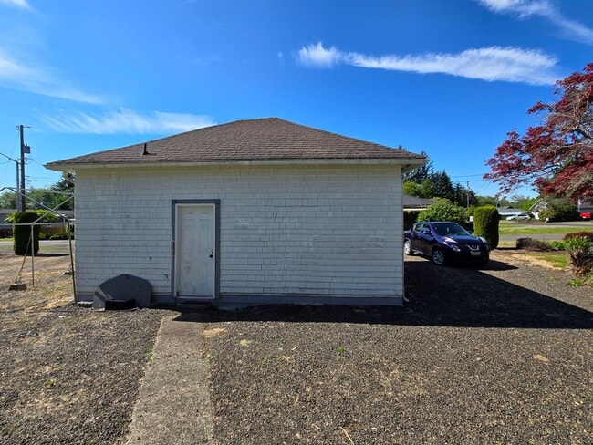 Building Photo - Montesano Historic Home for Rent