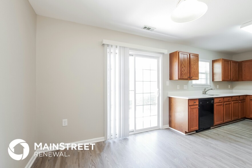 Building Photo - 6216 Summerour Place