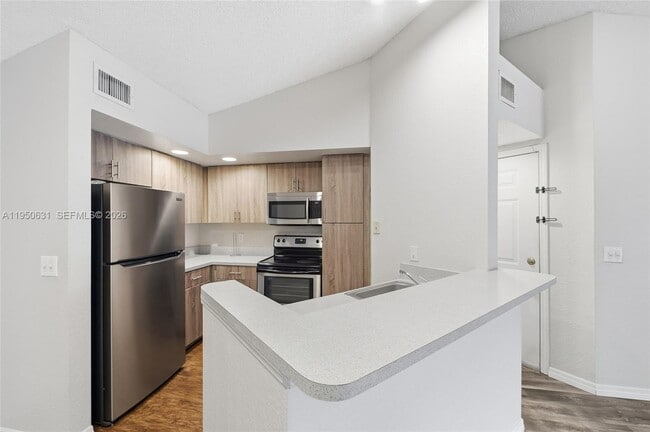 Building Photo - 437 Vista Isles Dr