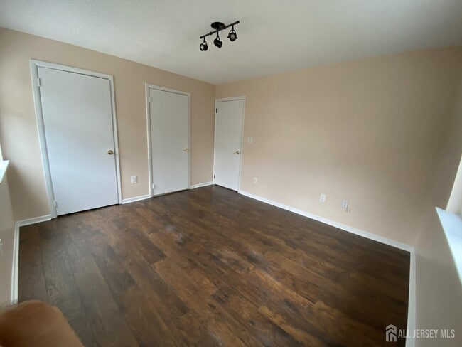 Building Photo - 9002 Tamarron Dr