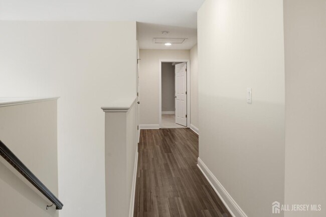 Building Photo - 27 Forest Dr