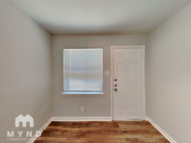 Building Photo - 1309 E Anthony St
