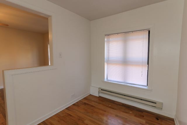 Building Photo - 627 W Cornelia Ave