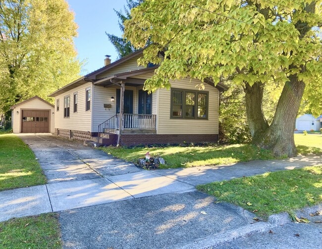 Primary Photo - 2817 Emerson Ave