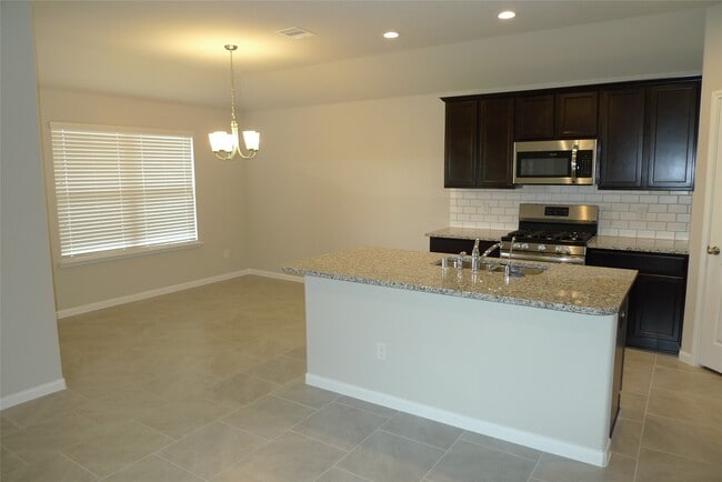 Building Photo - 3003 Lightles Manor Ct
