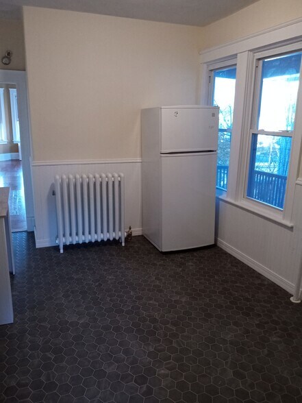 Kitchen - 550 S Main St
