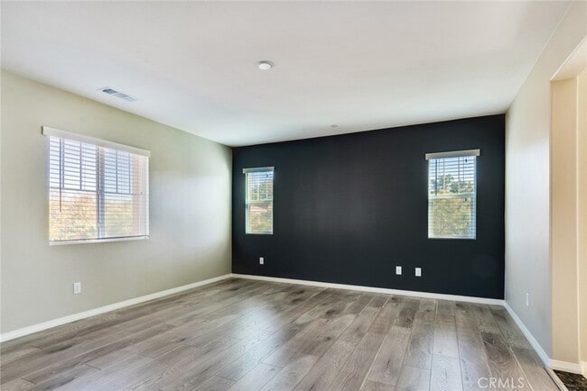 Building Photo - 4959 Camarillo Ln
