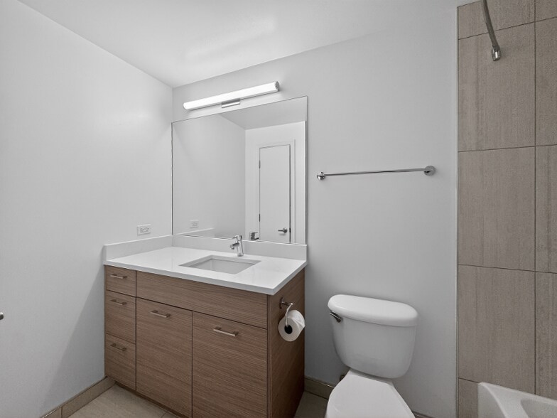 Building Photo - 302 N Canal St