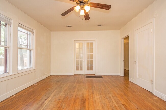 Building Photo - San Gabriel-2845