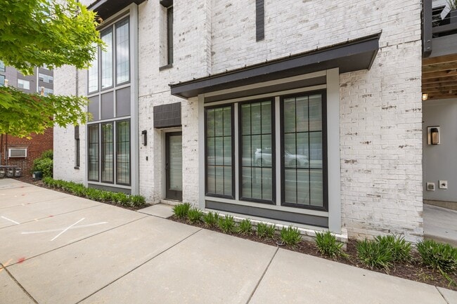 Building Photo - 1207 Minter Pl