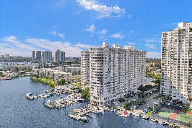 Building Photo - 18051 Biscayne Blvd