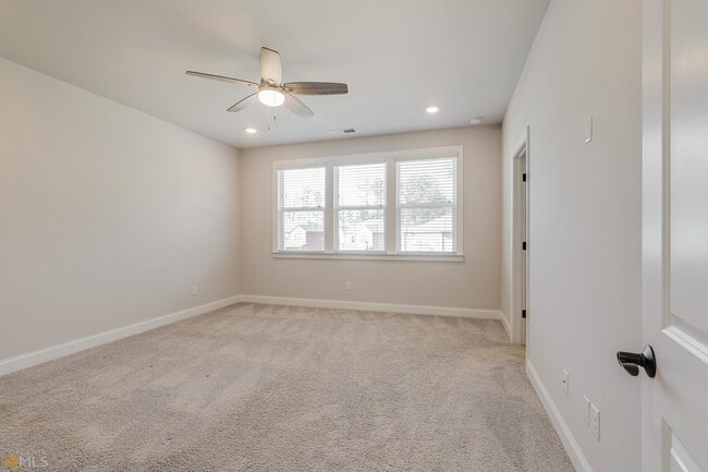 Building Photo - 322 Caledonia Ct