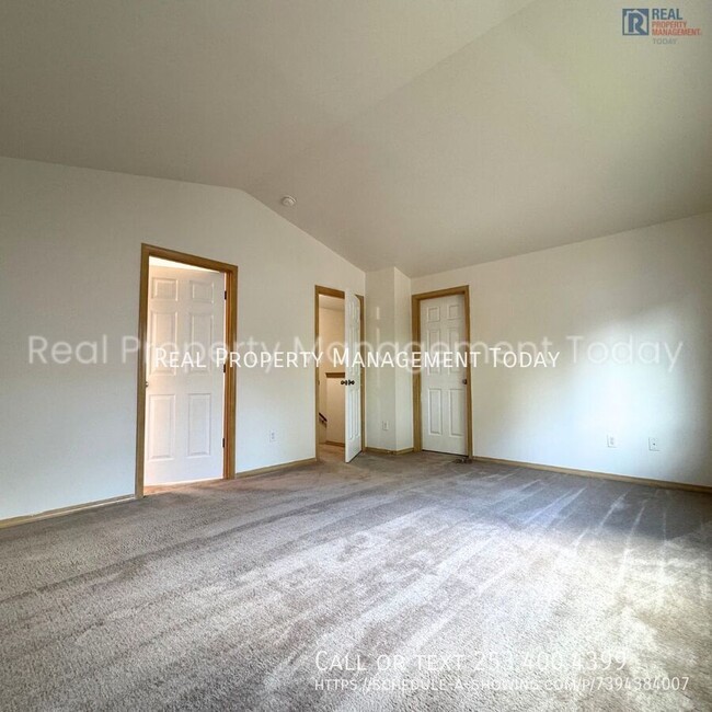 Building Photo - 15117 67th Ave E