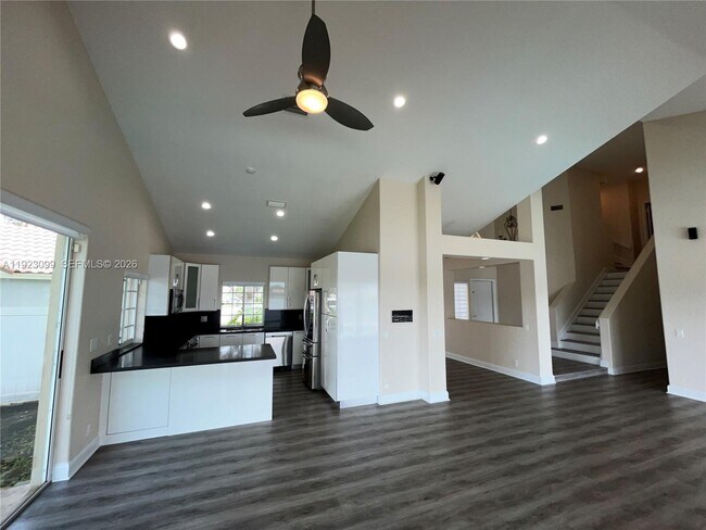 Building Photo - 1127 Laguna Springs Dr