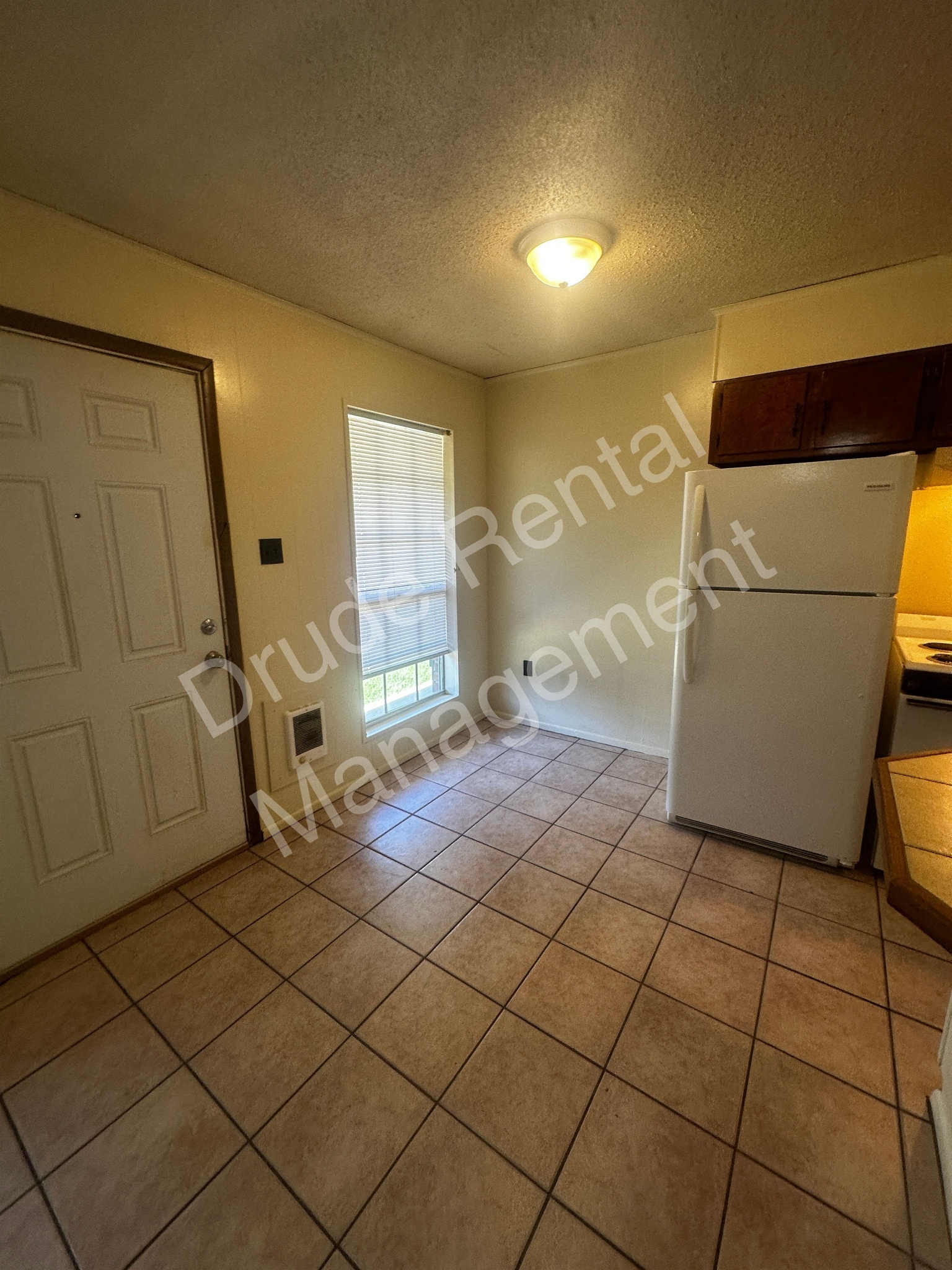 Building Photo - 42219 W Yellow Water Rd