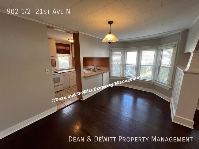 Building Photo - 902 1/2  21st Ave N-