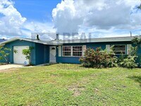 Building Photo - 5715 Nutmeg Ave