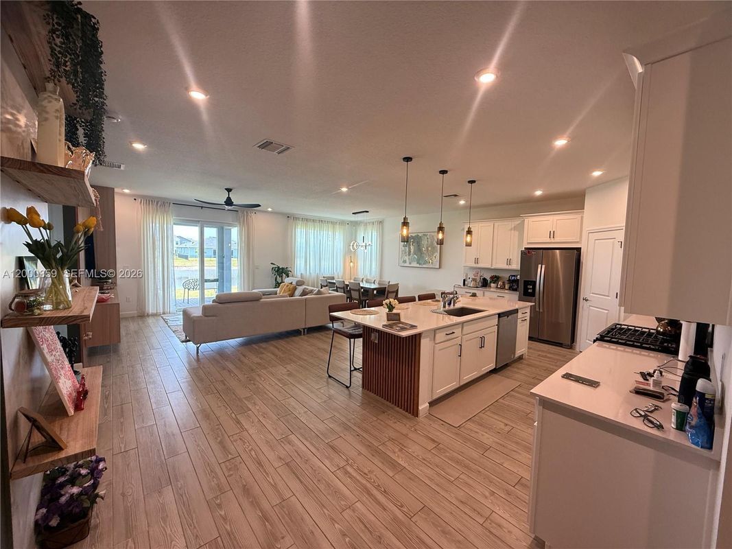 Building Photo - 10503 SW Orana Dr