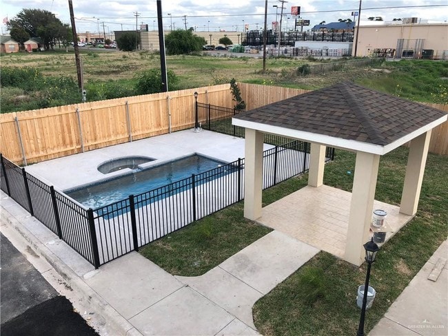 Building Photo - 11 E St