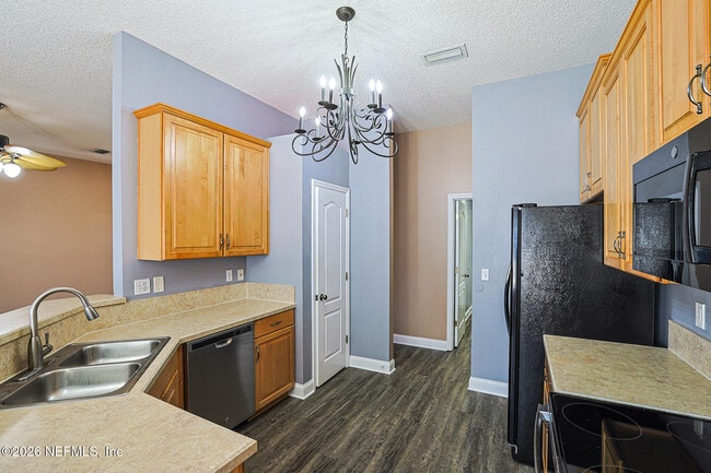 Building Photo - 3031 Five Oaks Ln