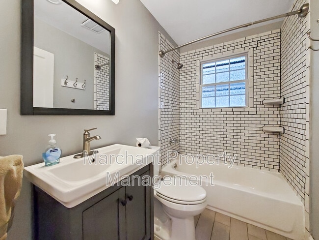 Building Photo - 114 Central Ave