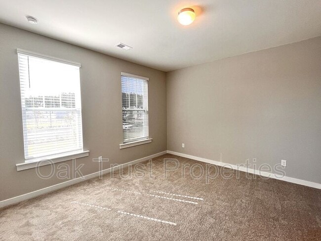 Building Photo - 117 Summer Tanager Dr