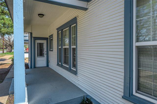 Building Photo - 1231 W Main St