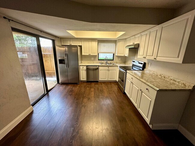 Building Photo - Fully Remodeled 2-Bedroom, 1.5-Bathroom Unit for Lease in Port Orange