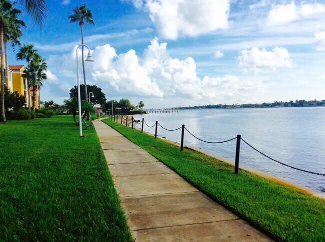 Building Photo - 103 Yacht Club Way