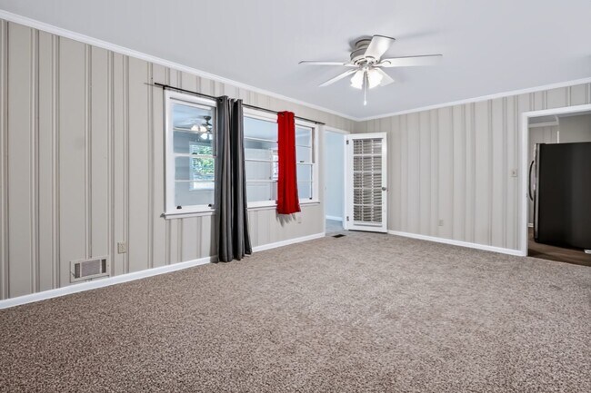 Building Photo - 1380 Ivywood Dr
