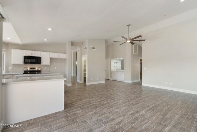 Building Photo - 9295 E Rockwood Dr