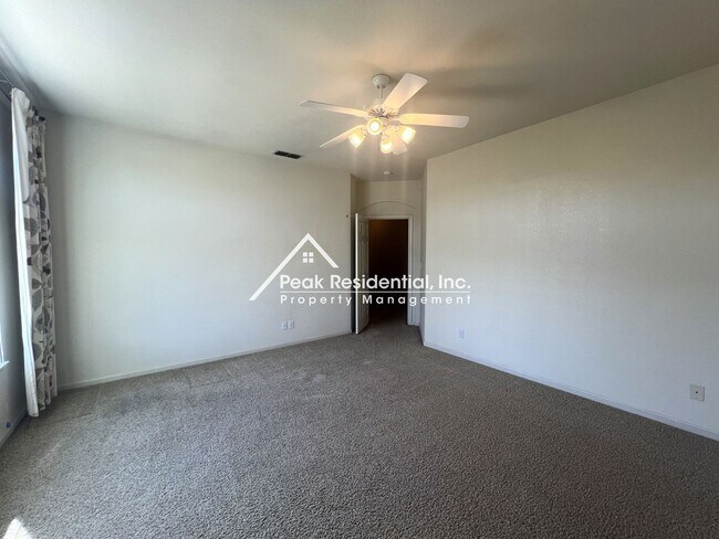 Building Photo - Spacious 4bd/3ba Folsom Home!