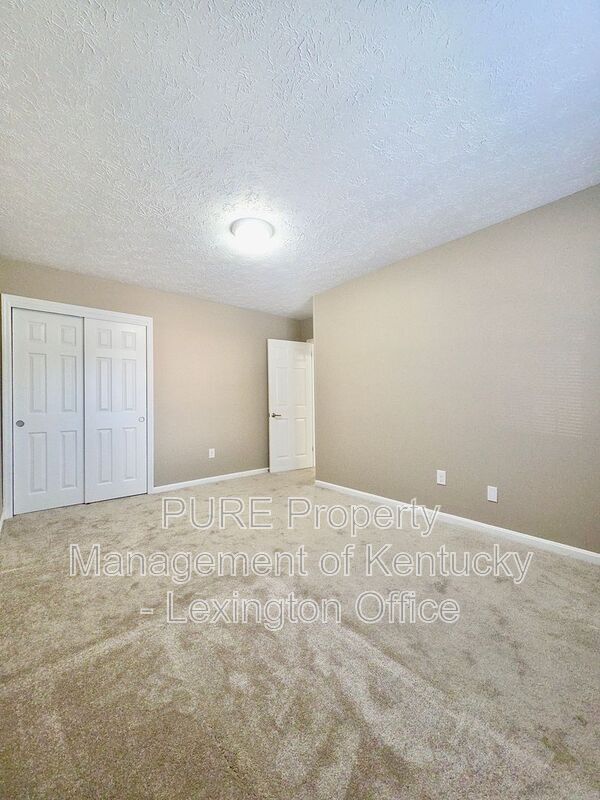 Building Photo - 3493 Sutherland Dr