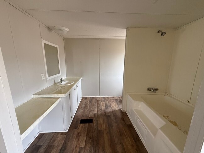 Building Photo - 142 Co Rd 405